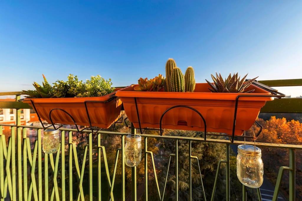 Sunny & Updated Flat With Panoramic City View 50M From M4 Stop Milán Exteriér fotografie