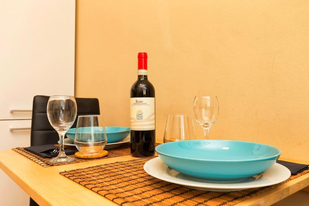 Sunny & Updated Flat With Panoramic City View 50M From M4 Stop Milán Exteriér fotografie
