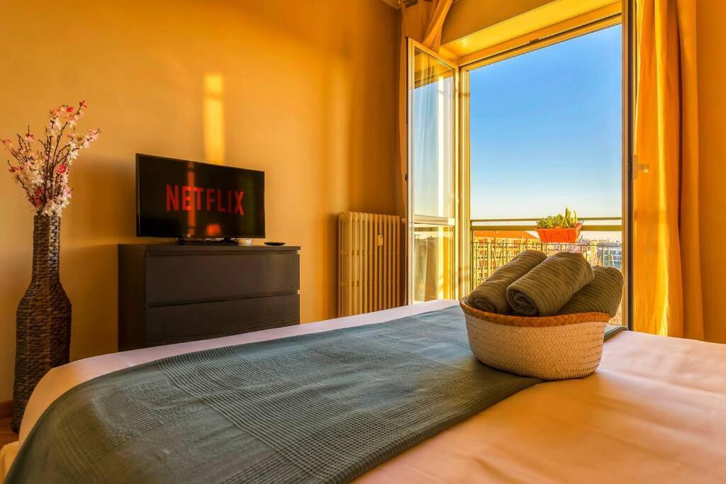 Sunny & Updated Flat With Panoramic City View 50M From M4 Stop Milán Exteriér fotografie