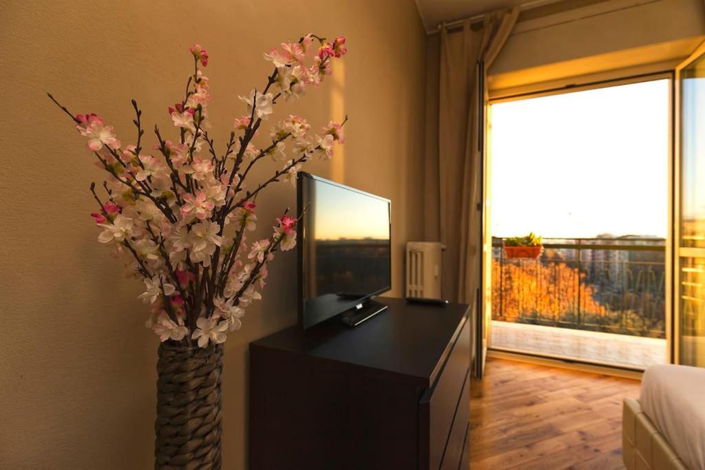 Sunny & Updated Flat With Panoramic City View 50M From M4 Stop Milán Exteriér fotografie
