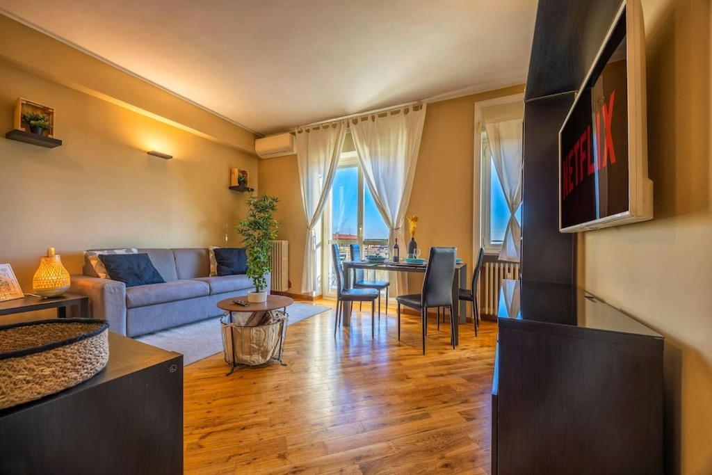 Sunny & Updated Flat With Panoramic City View 50M From M4 Stop Milán Exteriér fotografie
