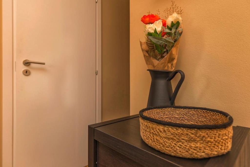 Sunny & Updated Flat With Panoramic City View 50M From M4 Stop Milán Exteriér fotografie