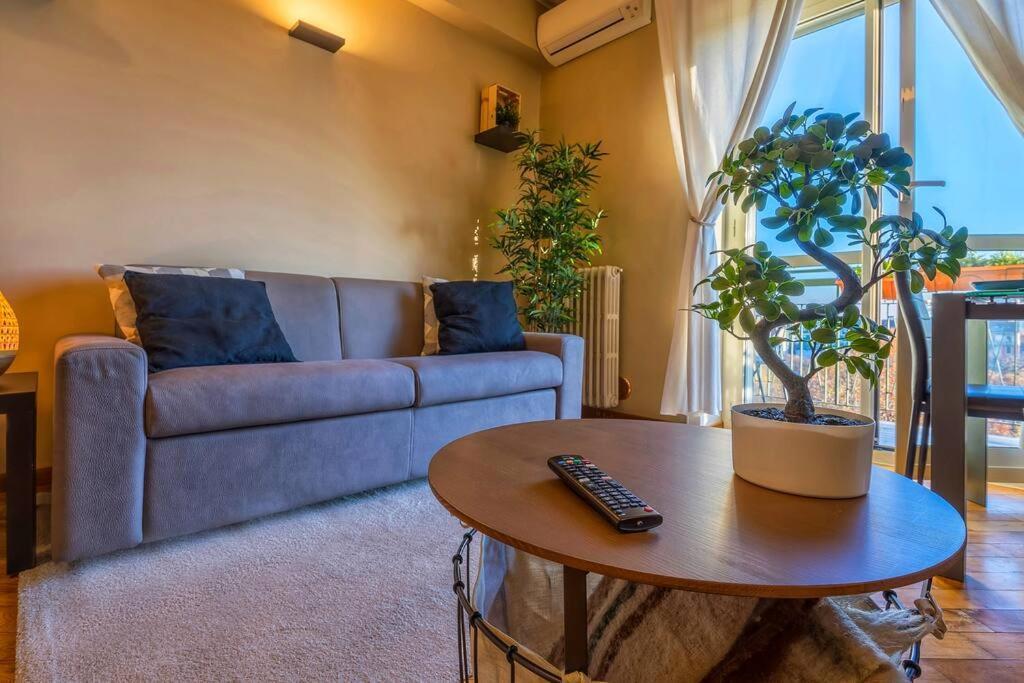 Sunny & Updated Flat With Panoramic City View 50M From M4 Stop Milán Exteriér fotografie